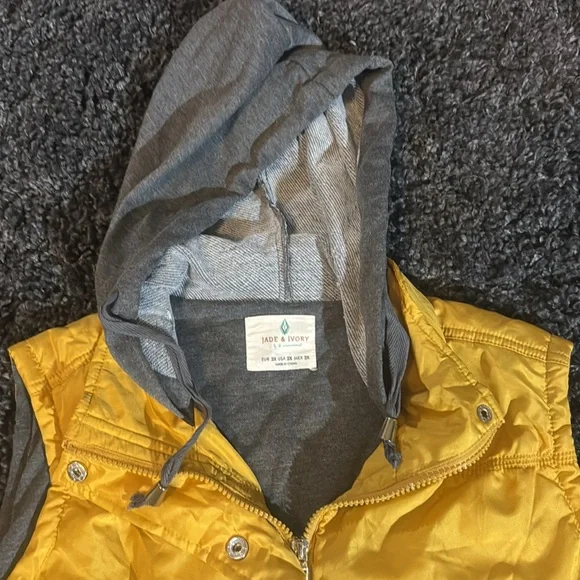 Gold/Yellow Puff Vest with Built in Gray Hoodie Size 2X - Picture 5 of 8